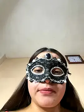 LiaDravenX from StripChat is Freechat