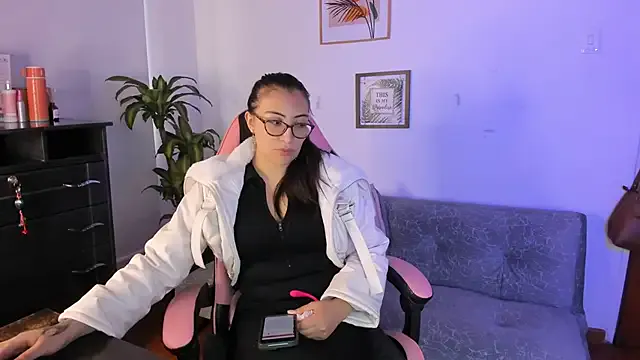 Liana_99_ from StripChat is Freechat