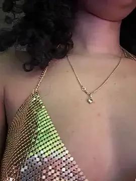 Lianh_Benett from StripChat is Freechat