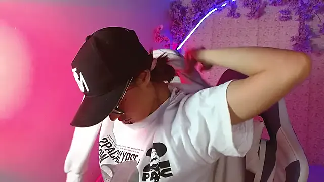 Liawood1 from StripChat