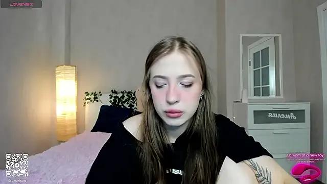 LightStar_18 from StripChat is Freechat