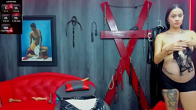 Liittledolly from StripChat