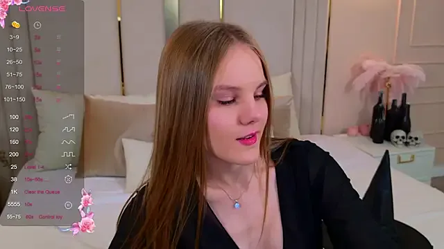 Lili_Lohan from StripChat is Freechat