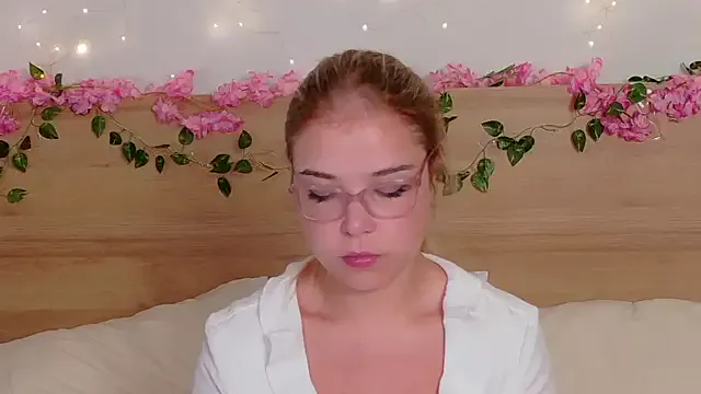 Girls: try live performances with matured performers, from dancing to quirks, in a variety of beautiful sex cams.