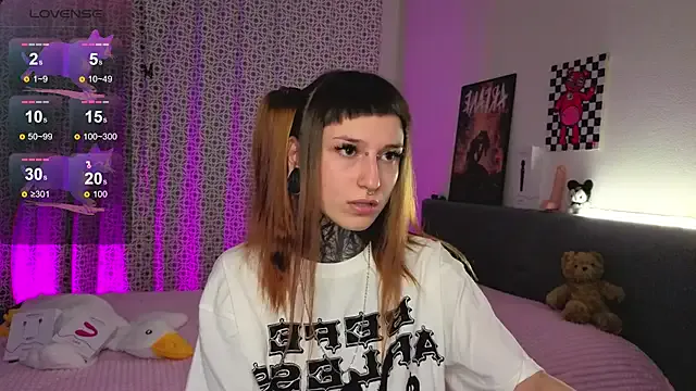 LilithPoison from StripChat is Freechat