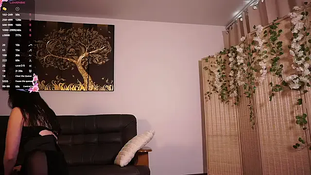 Lillu_Cooper from StripChat is Freechat