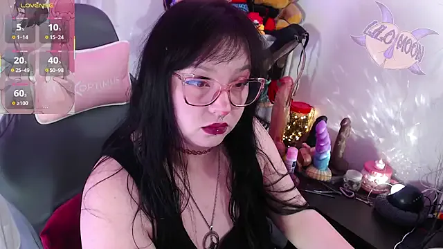 Girls: try live performances with matured performers, from dancing to quirks, in a variety of beautiful sex cams.