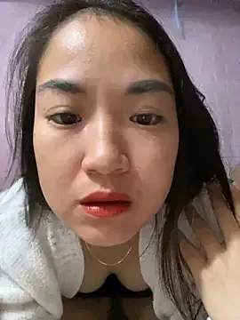 Lina-sexyy from StripChat is Freechat