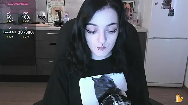 linaa__tyaan from StripChat is Freechat