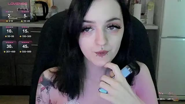 linaa__tyaan from StripChat is Freechat