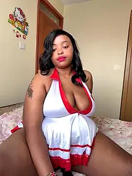 Linah___ from StripChat is Freechat