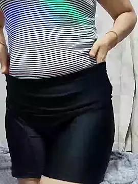 linakhalifa from StripChat is Freechat