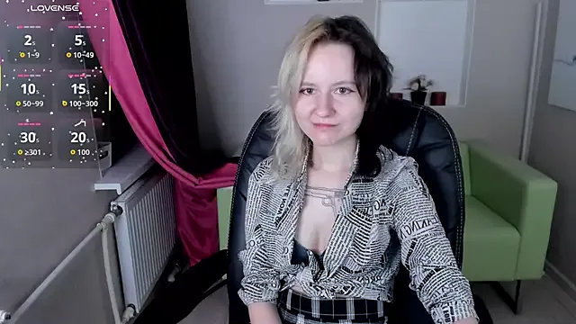 LinaVeritas from StripChat is Freechat