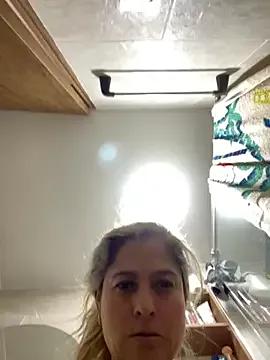 linda-mature43 from StripChat is Freechat