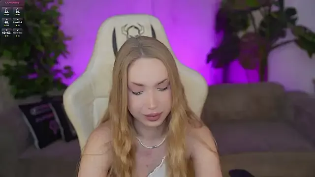 Linda054 from StripChat