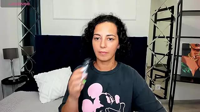 Girls: try live performances with matured performers, from dancing to quirks, in a variety of beautiful sex cams.
