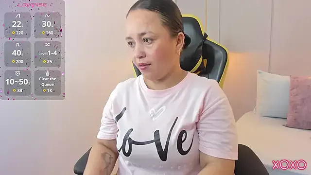 Girls: try live performances with matured performers, from dancing to quirks, in a variety of beautiful sex cams.