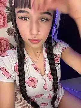 Linda_rouse from StripChat is Freechat