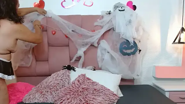 Lindacoopers from StripChat