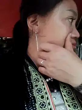 LingLing002 from StripChat is Freechat