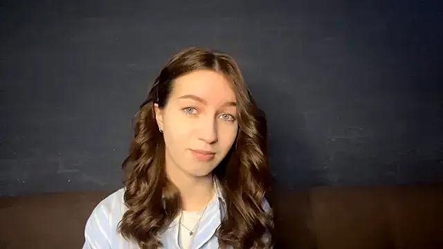 LingNikkel from StripChat is Freechat