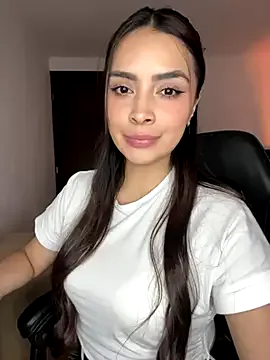 Linna_Cam from StripChat is Freechat