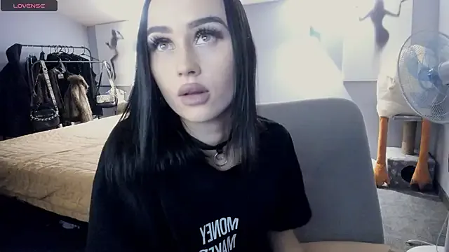 Lisa__Johnson from StripChat is Freechat