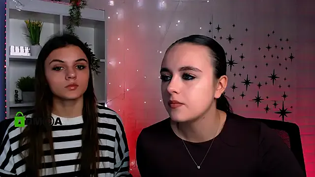 lisa_dark_ from StripChat is Freechat