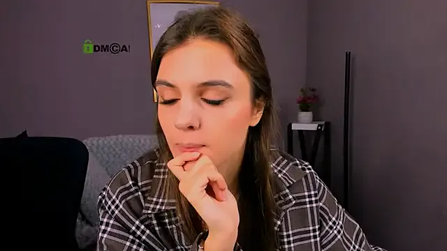 lisa_dark_ from StripChat is Freechat