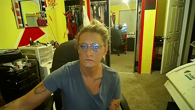 Girls: try live performances with matured performers, from dancing to quirks, in a variety of beautiful sex cams.