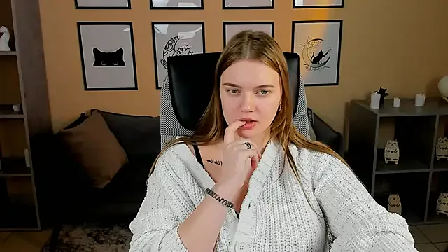 LisaMitchell from StripChat is Freechat