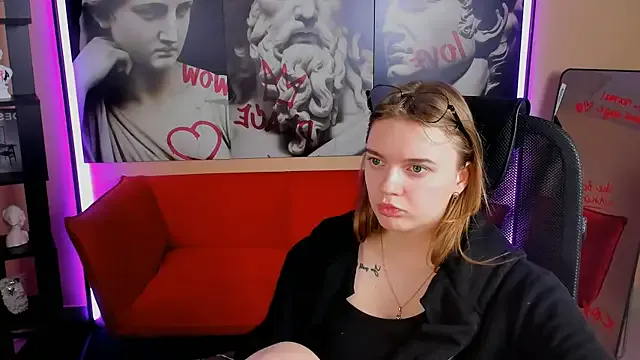 LisaMitchell from StripChat is Freechat