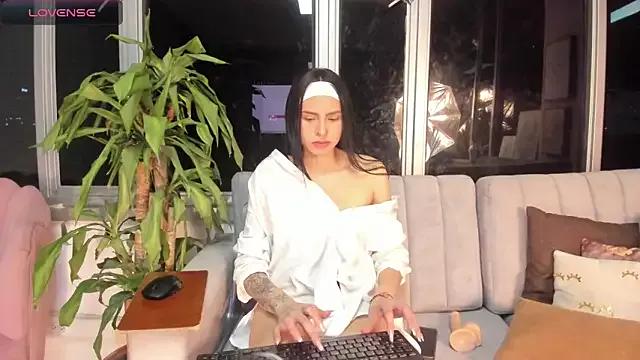 Little__Linda from StripChat is Freechat