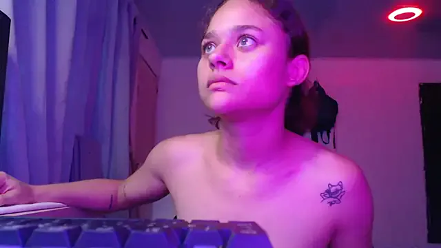 LittleCheerry69 from StripChat is Freechat