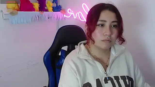 littlee_red from StripChat is Freechat