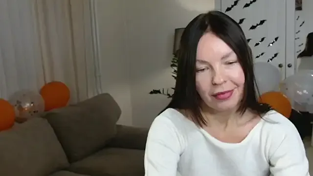 LittleNicolee from StripChat is Freechat