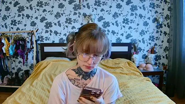 Littlespacemouse from StripChat is Freechat