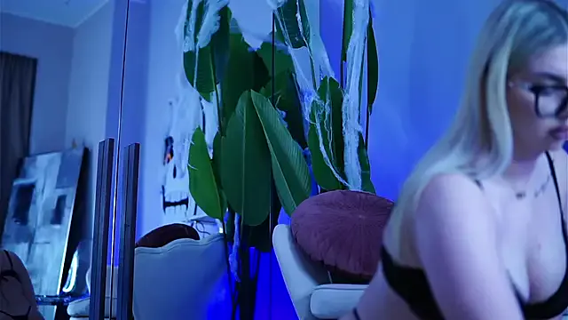 LiviaCarvelle from StripChat is Freechat