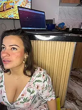 liz_and_thiago from StripChat is Freechat