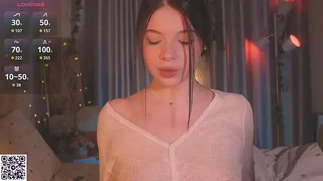 liza_whisky from StripChat is Freechat