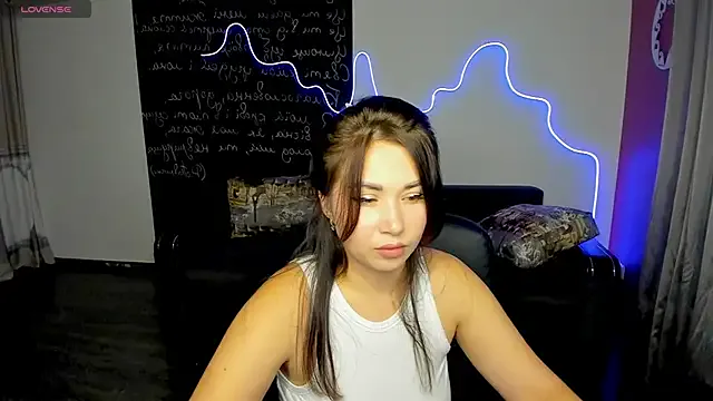 LizaTomson from StripChat is Freechat