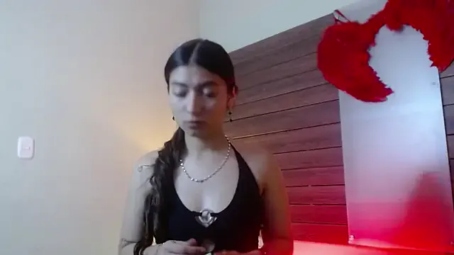 Lizzie_Collin from StripChat is Freechat