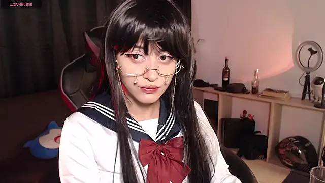 lizzy-c-e-e from StripChat is Freechat