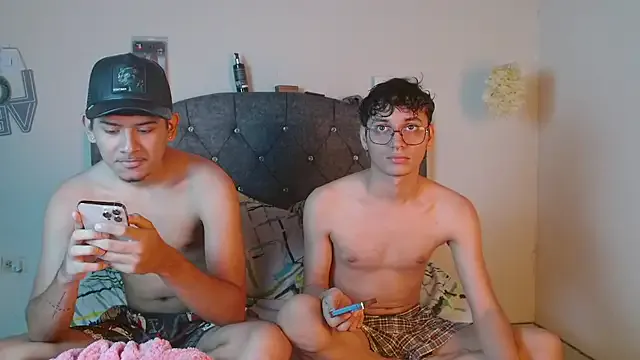 logan_willyams_ from StripChat is Freechat