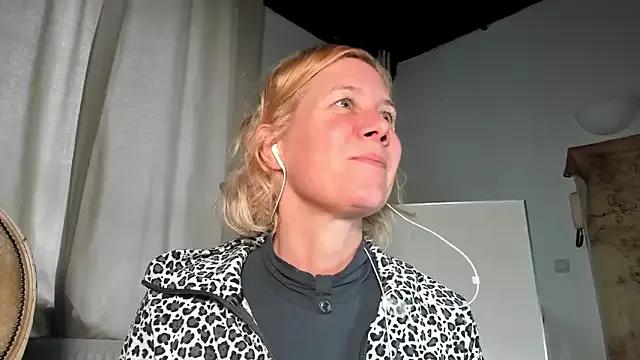 Lola_Belgium from StripChat