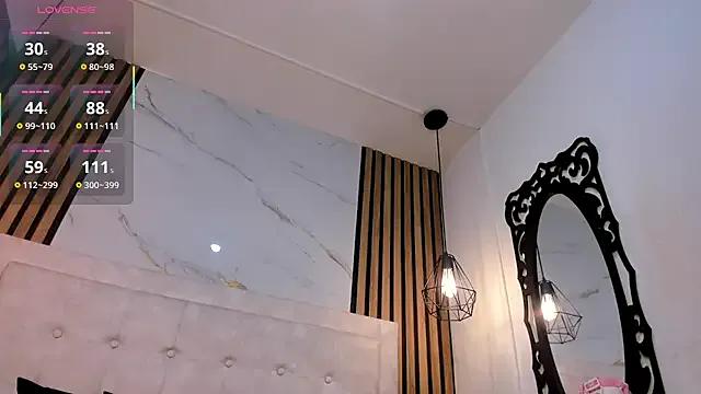 Lola_Blondie from StripChat