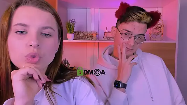 lola_swon from StripChat is Freechat