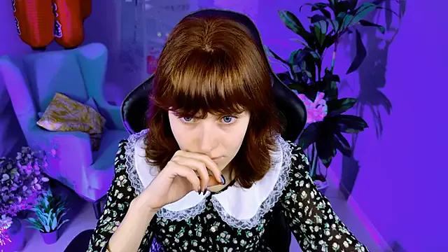 LolaAsmus from StripChat is Freechat