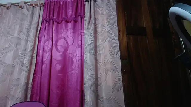 Lolitaa_ran from StripChat is Freechat
