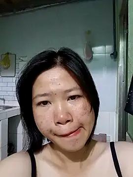 Lolitamoon18 from StripChat is Freechat